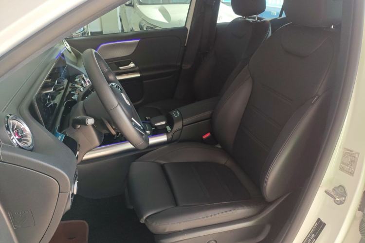 Used Mercedes-Benz GLA 2022 Facelifted GLA 200 Left Front Seat