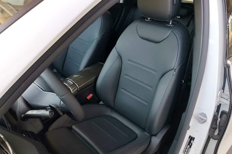Used Mercedes-Benz GLA 2022 Facelifted GLA 200 Left Front Seat