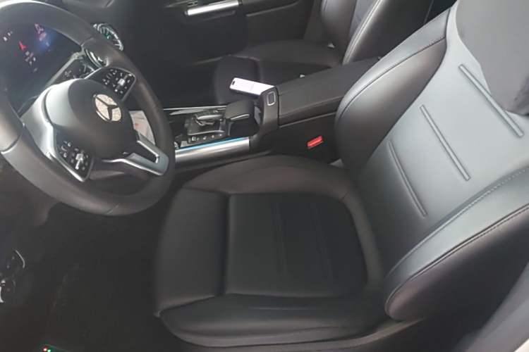 Used Mercedes-Benz GLA 2022 Facelifted GLA 200 Left Front Seat