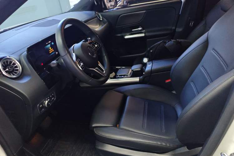 Used Mercedes-Benz GLA 2022 Second Facelift GLA 200 Left Front Seat