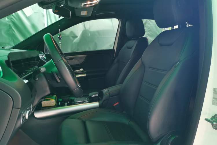 Used Mercedes-Benz GLA 2022 GLA 220 4MATIC Left Front Seat