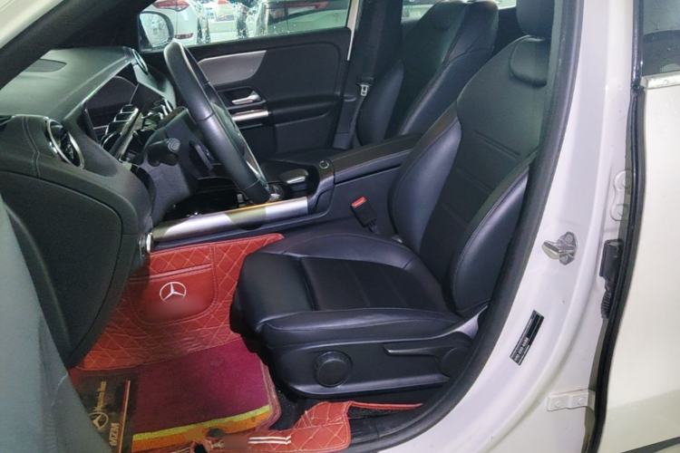 Used Mercedes-Benz GLA 2022 Second Facelift GLA 200 Left Front Seat