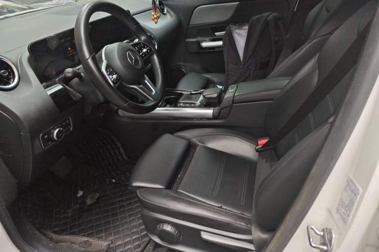 Used Mercedes-Benz GLA 2022 Facelifted GLA 180 Left Front Seat
