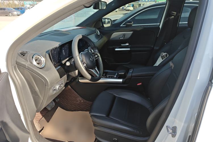 Used Mercedes-Benz GLA 2022 Facelifted GLA 200 Left Front Seat