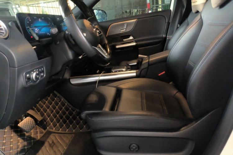 Used Mercedes-Benz GLA 2022 GLA 200 Left Front Seat