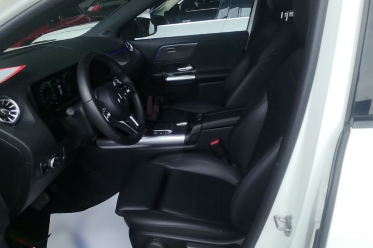 Used Mercedes-Benz GLA 2022 GLA 220 4MATIC Left Front Seat