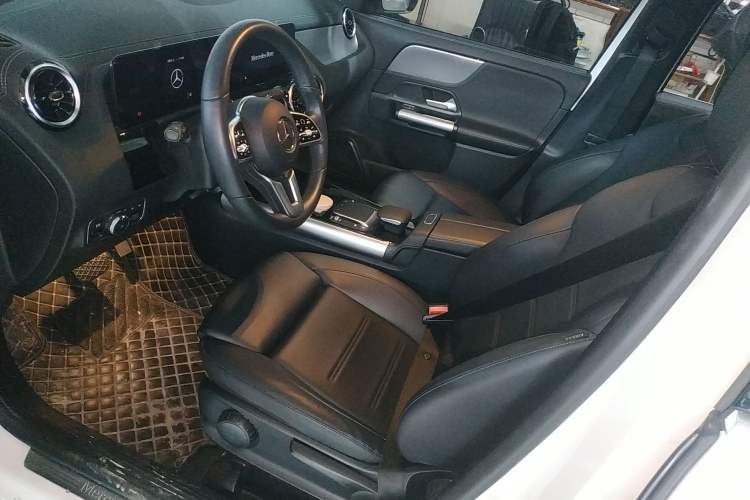 Used Mercedes-Benz GLA 2022 Second Facelift GLA 200 Left Front Seat