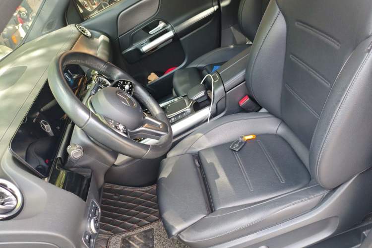 Used Mercedes-Benz GLA 2022 Facelifted GLA 200 Left Front Seat