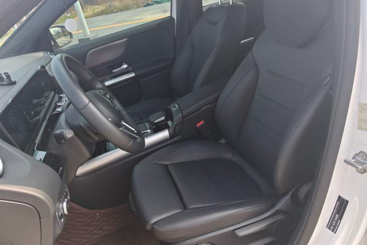Used Mercedes-Benz GLA 2022 GLA 220 Left Front Seat