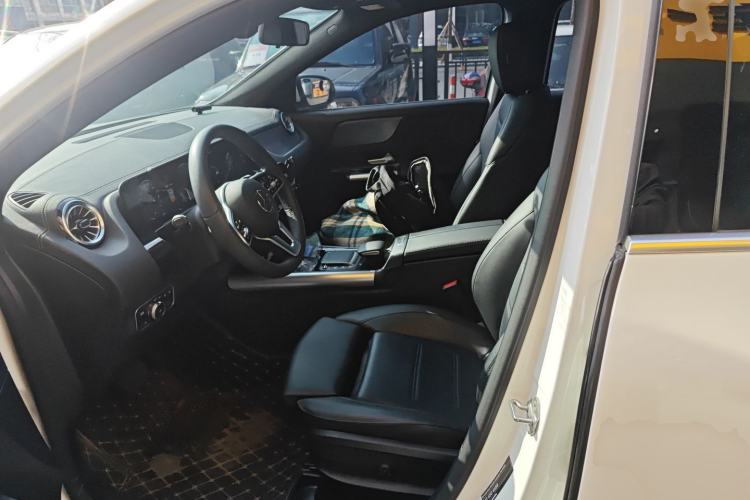 Used Mercedes-Benz GLA 2022 Facelifted GLA 200 Left Front Seat