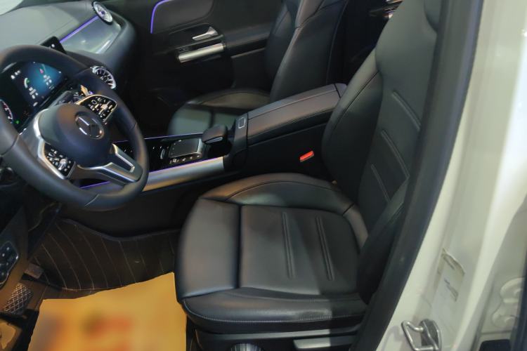 Used Mercedes-Benz GLA 2022 GLA 220 Left Front Seat