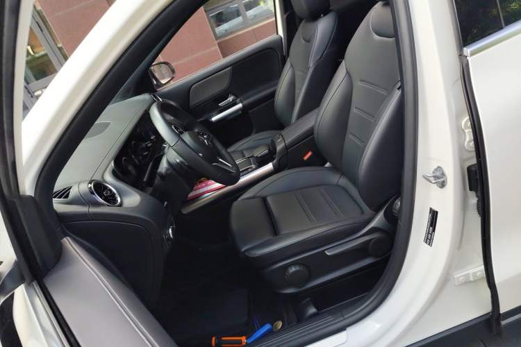 Used Mercedes-Benz GLA 2022 Second Facelift GLA 200 Left Front Seat