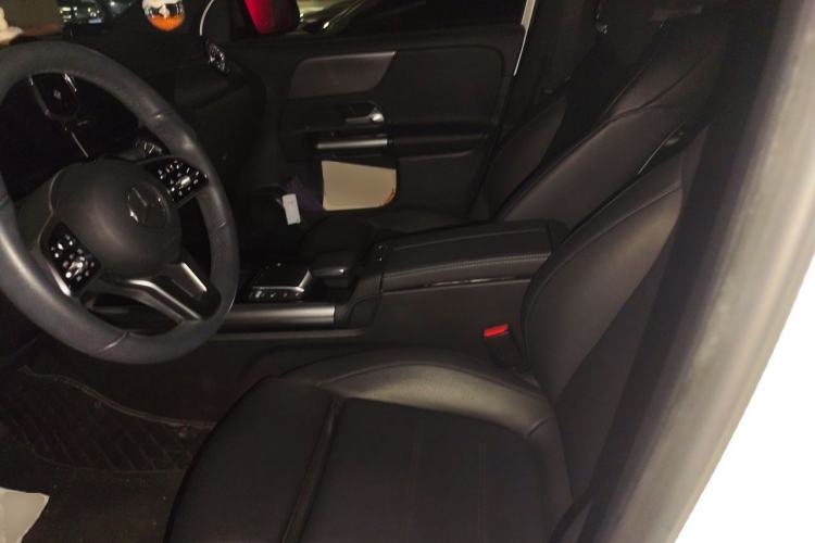 Used Mercedes-Benz GLA 2022 Facelifted GLA 200 Left Front Seat