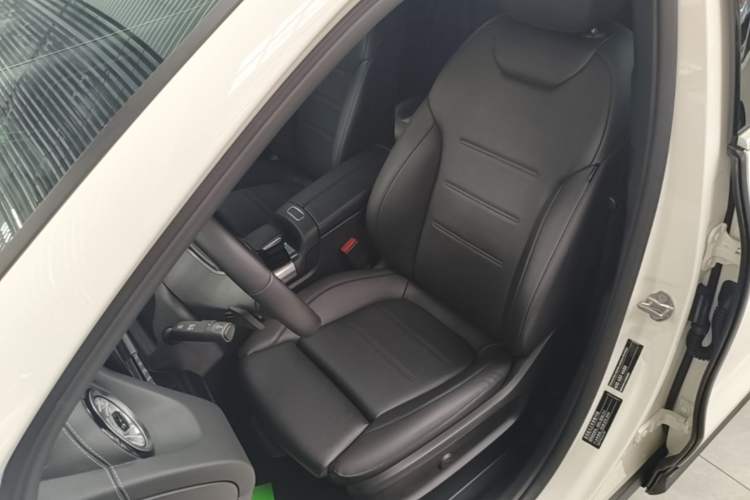 Used Mercedes-Benz GLA 2022 Facelifted GLA 200 Left Front Seat