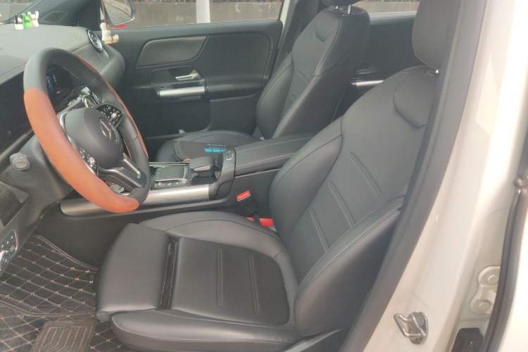 Used Mercedes-Benz GLA 2022 Facelifted GLA 200 Left Front Seat