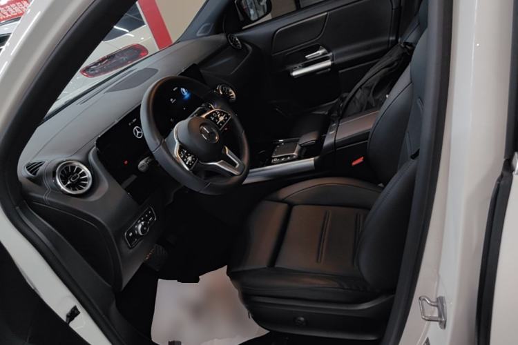 Used Mercedes-Benz GLA 2022 Facelifted GLA 200 Left Front Seat