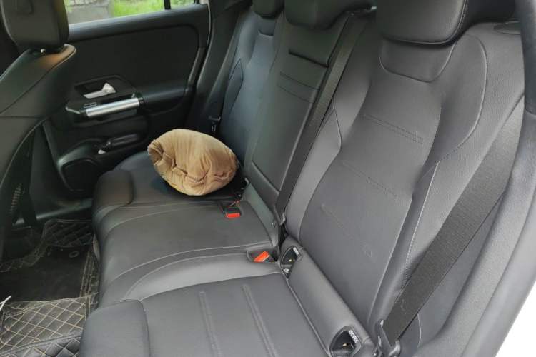 Used Mercedes-Benz GLA 2022 Facelifted GLA 200 Left Rear Seat