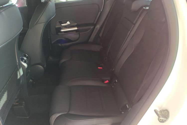 Used Mercedes-Benz GLA 2022 Facelifted GLA 200 Left Rear Seat