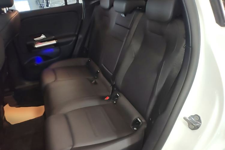 Used Mercedes-Benz GLA 2022 Facelifted GLA 200 Left Rear Seat