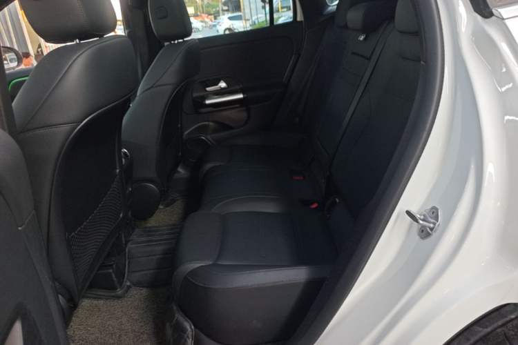 Used Mercedes-Benz GLA 2022 Facelifted GLA 200 Left Rear Seat