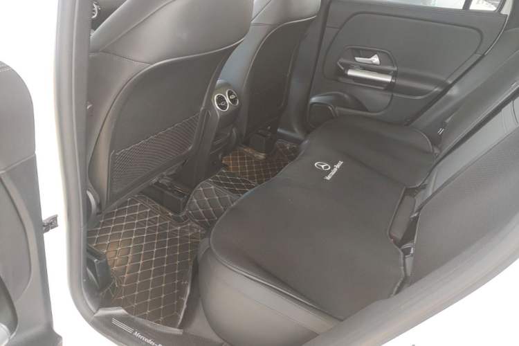 Used Mercedes-Benz GLA 2022 GLA 200 Left Rear Seat