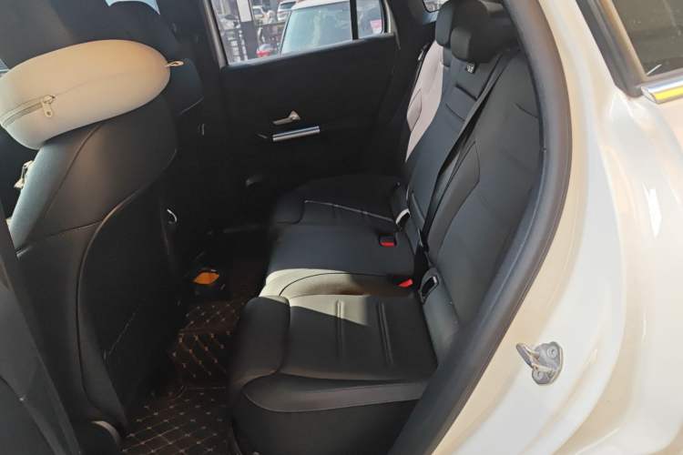 Used Mercedes-Benz GLA 2022 Facelifted GLA 200 Left Rear Seat