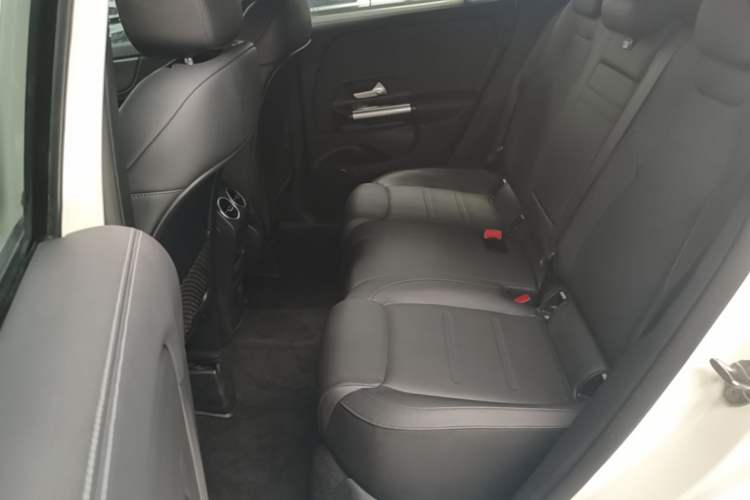 Used Mercedes-Benz GLA 2022 Facelifted GLA 200 Left Rear Seat