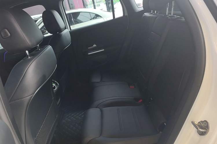 Used Mercedes-Benz GLA 2022 Facelifted GLA 200 Left Rear Seat