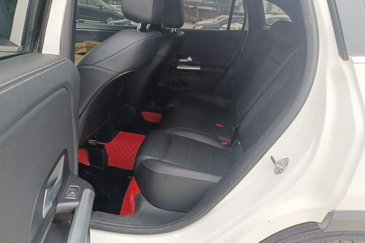 Used Mercedes-Benz GLA 2022 Facelifted GLA 200 Left Rear Seat