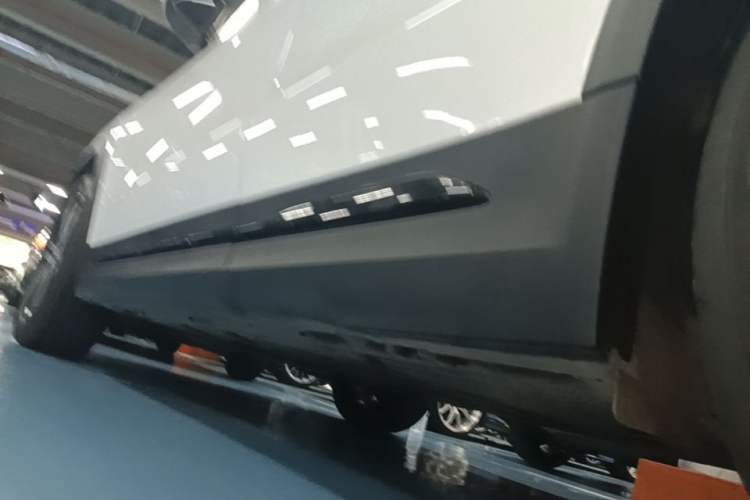 Used Mercedes-Benz GLA 2022 GLA 220 4MATIC Left Side Sill