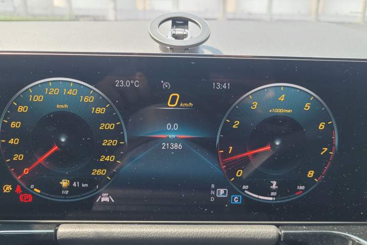 Used Mercedes-Benz GLA 2022 GLA 220 4MATIC Odometer Close Up