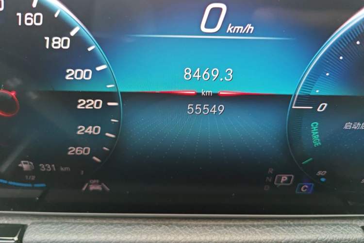 Used Mercedes-Benz GLA 2022 Facelifted GLA 200 Odometer Close Up