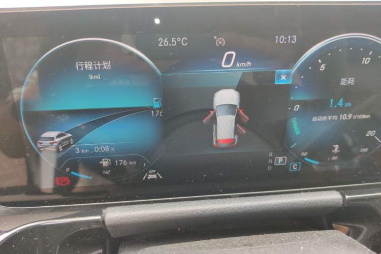 Used Mercedes-Benz GLA 2022 Second Facelift GLA 200 Odometer Close Up