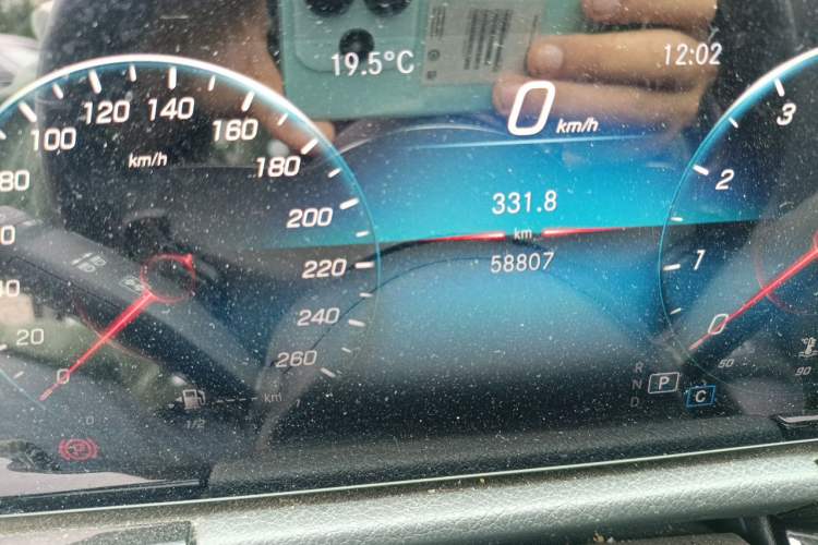 Used Mercedes-Benz GLA 2022 Facelifted GLA 200 Odometer Close Up