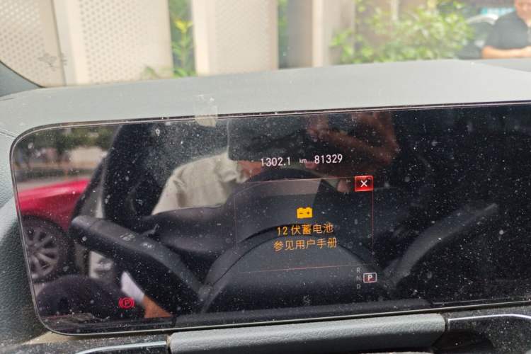 Used Mercedes-Benz GLA 2022 Facelifted GLA 180 Odometer Close Up
