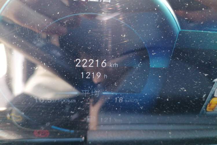 Used Mercedes-Benz GLA 2022 Second Facelift GLA 200 Odometer Close Up