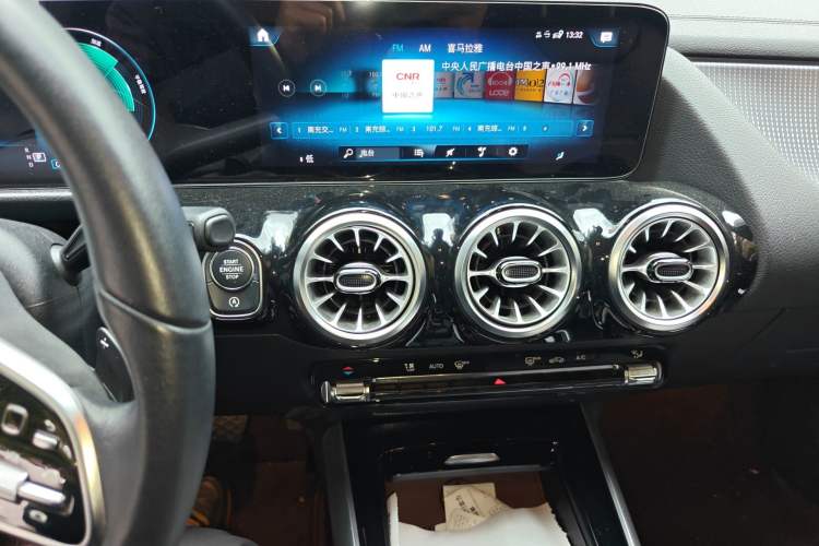 Used Mercedes-Benz GLA 2022 GLA 220 Odometer Close Up