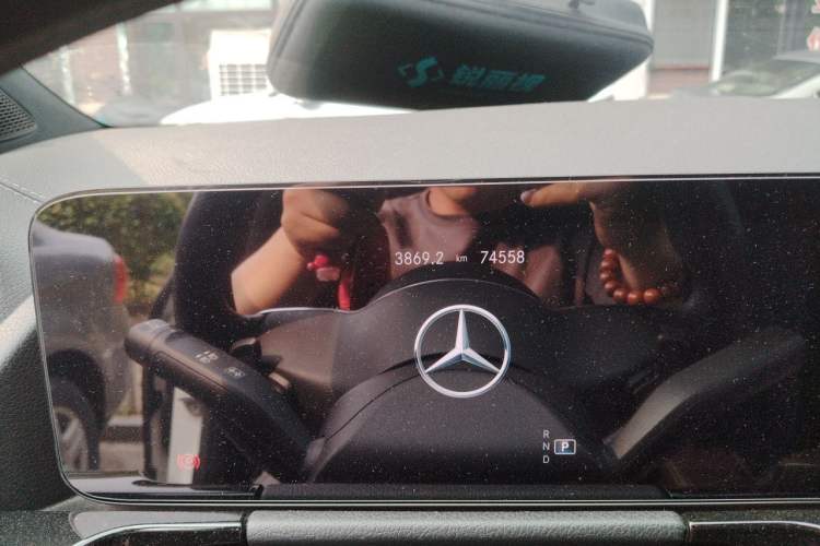 Used Mercedes-Benz GLA 2022 GLA 220 4MATIC Odometer Close Up