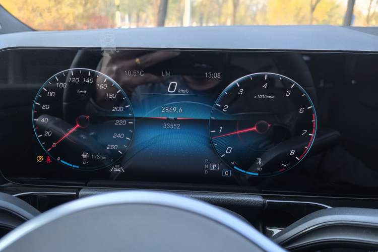 Used Mercedes-Benz GLA 2022 Facelifted GLA 200 Odometer Close Up