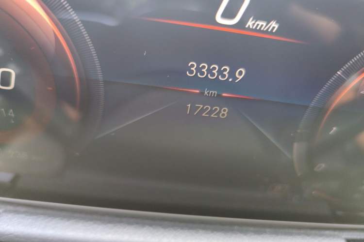 Used Mercedes-Benz GLA 2022 Second Facelift GLA 200 Odometer Close Up