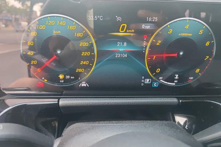 Used Mercedes-Benz GLA 2022 GLA 220 Odometer Close Up