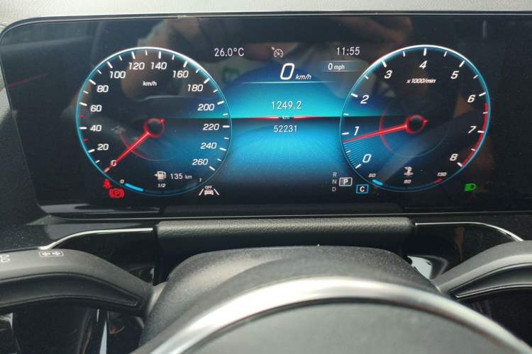 Used Mercedes-Benz GLA 2022 Facelifted GLA 200 Odometer Close Up