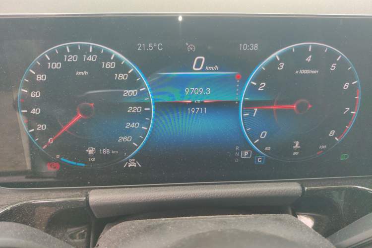 Used Mercedes-Benz GLA 2022 Facelifted GLA 200 Odometer Close Up
