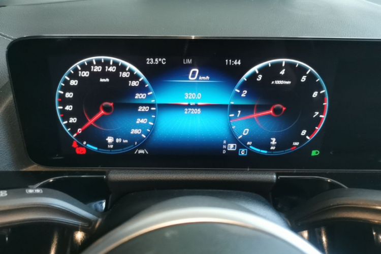 Used Mercedes-Benz GLA 2022 Second Facelift GLA 200 Odometer Close Up