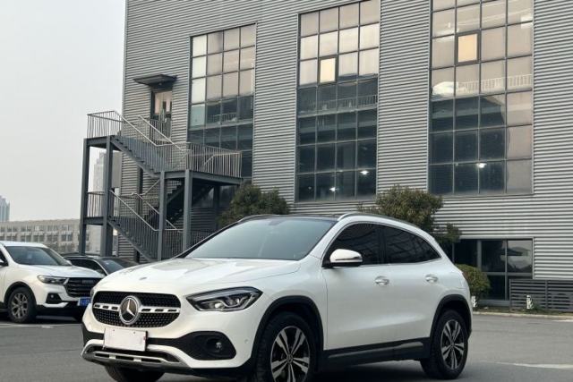 Ojetý Mercedes-Benz GLA 2022 GLA 200