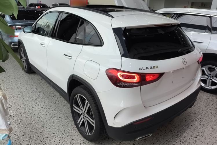 Used Mercedes-Benz GLA 2022 GLA 220 4MATIC Rear Left 45 Deg