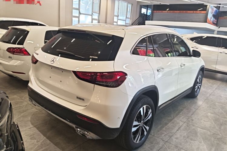 Used Mercedes-Benz GLA 2022 Facelifted GLA 200 Rear Right 45 Deg