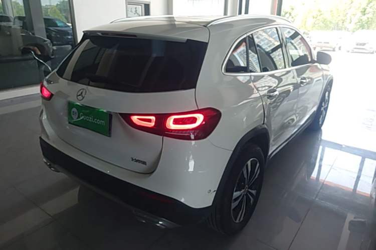 Used Mercedes-Benz GLA 2022 Facelifted GLA 200 Rear Right 45 Deg