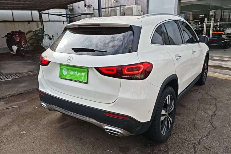 Used Mercedes-Benz GLA 2022 Facelifted GLA 200 Rear Right 45 Deg