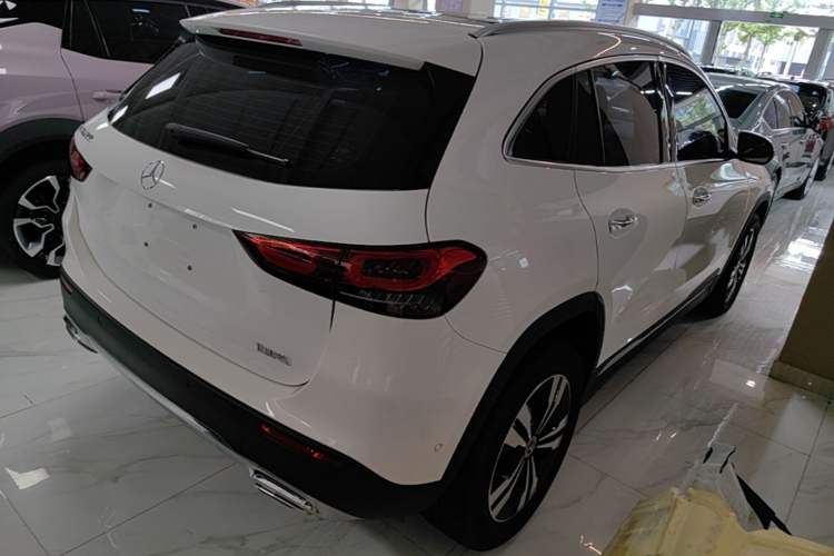 Used Mercedes-Benz GLA 2022 Facelifted GLA 200 Rear Right 45 Deg